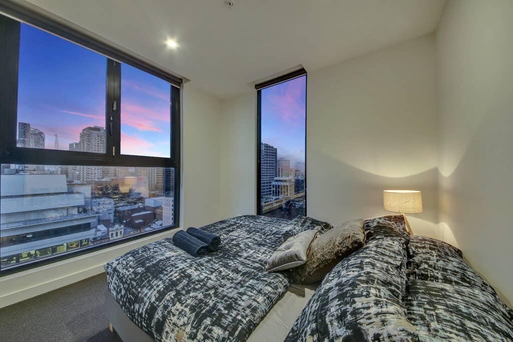 2BR Suites On Bourke, Perfect Location, Views - Accommodation ACT 2