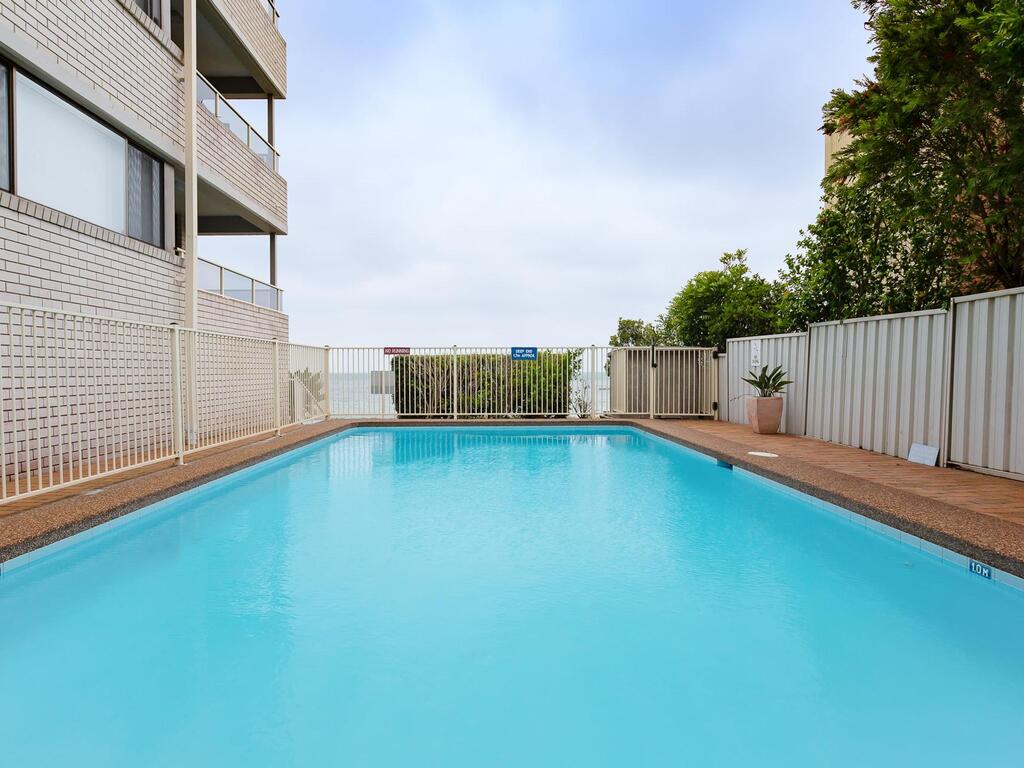 3 'Bangalee' 41 Soldiers Point Rd - Fantastic Waterfront Unit With Pool, WIFI & Chromecast - thumb 1