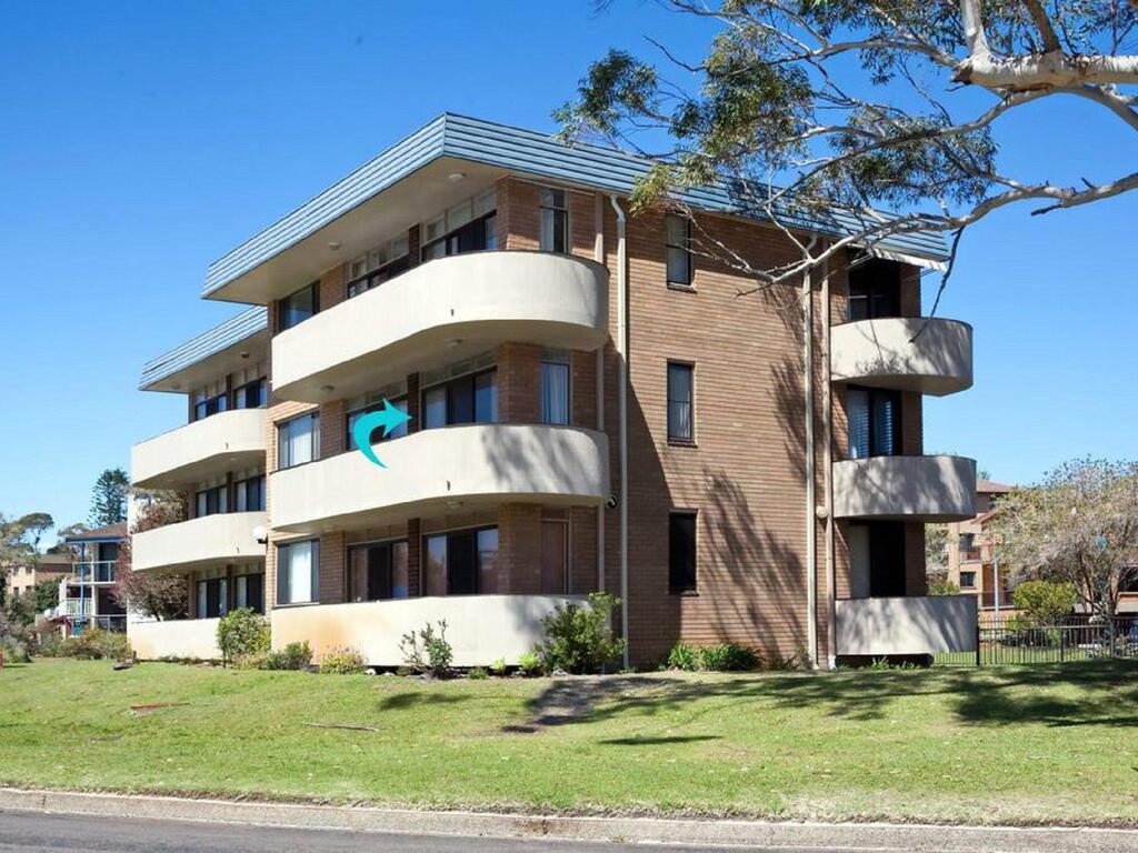 3 'COLUMBIA', 12 COLUMBIA CLOSE - LARGE UNIT WITH FANTASTIC WATER VIEWS - Accommodation ACT 3