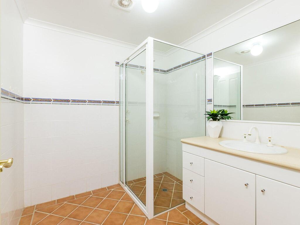 3 'Peninsula Waters', 2-4 Soldiers Point Rd - Beautiful Air Conditioned Unit With Pool, Lift & WIFI - thumb 2