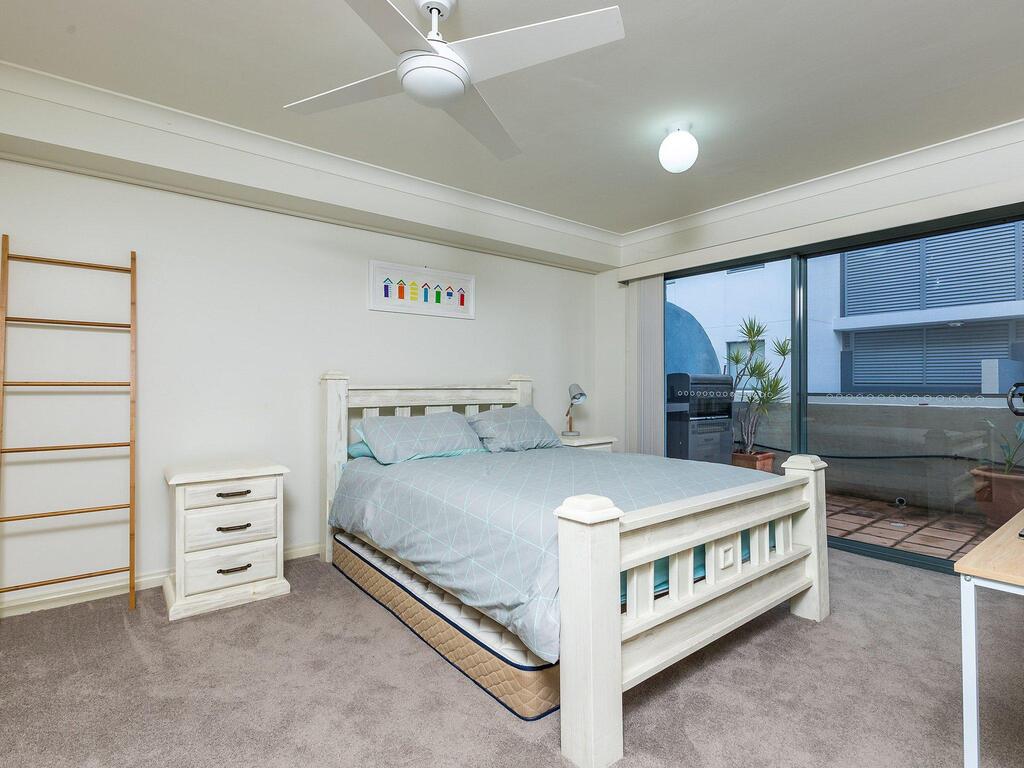 3 'Peninsula Waters' 2-4 Soldiers Point Rd - Beautiful Air Conditioned Unit with Pool Lift  WIFI - Accommodation BNB