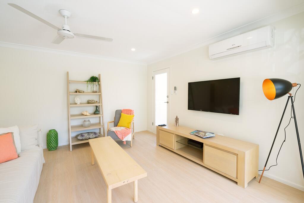 3 Bedroom Apartment Minutes From Main Beach - Accommodation ACT 1