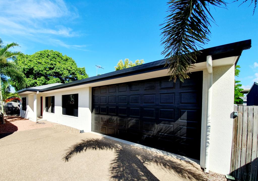 3 bedroom central home - Accommodation Cooktown