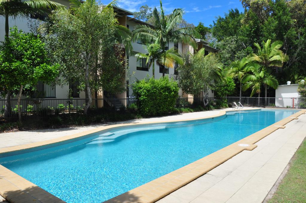 32/15 Rainbow Shores - Unit Overlooking Bushland With Shared Swimming Pool, Spa And Tennis Court - thumb 3