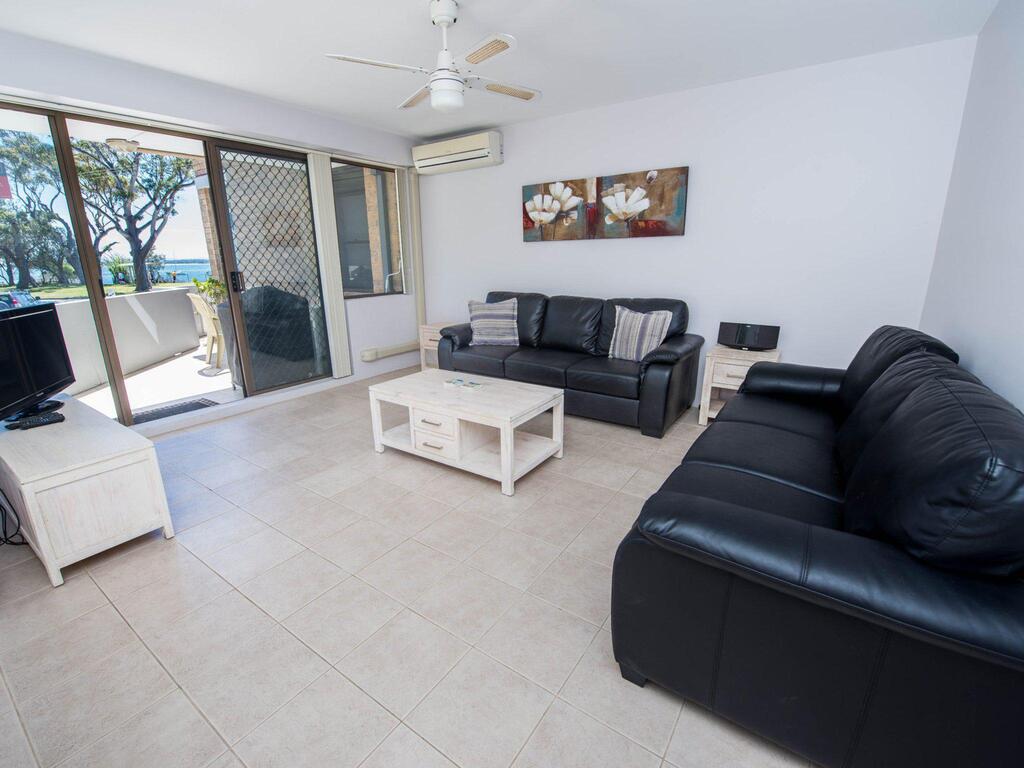 4 'Fleetwood' 63 Shoal Bay Rd - Air Conditioned Unit With Magnificent Water Views - Accommodation ACT 1
