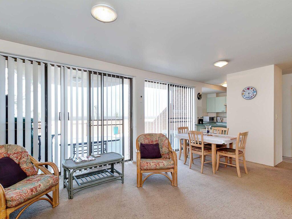 5 'The Point' 5-7 Mitchell Street - Large Balcony And Great Water Views - Accommodation ACT 2