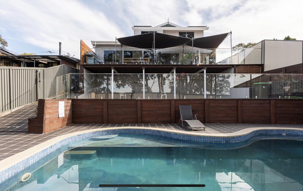 5 bedroom with POOL and Studio Vues Relaxantes - New South Wales Tourism 