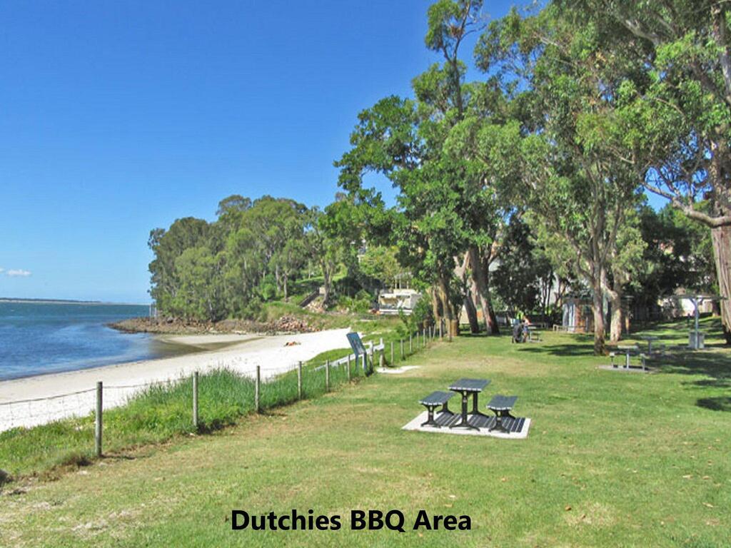 5 Thompson Place Nelson Bay - spacious duplex walking distance to Nelson Bay CBD and Dutchies