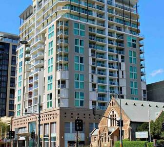 96 North Terrace Stylish Penthouse Apartment - Accommodation BNB