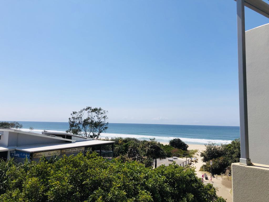 Absolute Beachfront - Cabarita Beach - Ocean Views - 3 Bed Apartment - Accommodation BNB