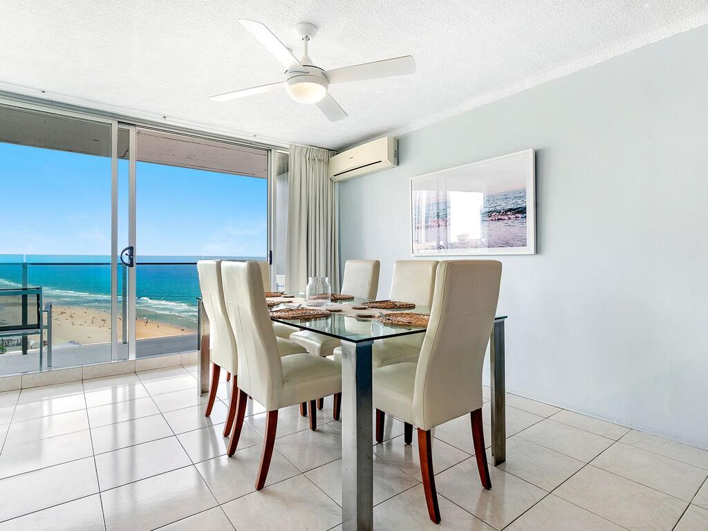 Absolute Beachfront In The Heart Of Surfers Paradi - thumb 3