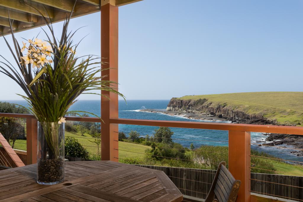 Absolute Oceanfront Cottage - Accommodation BNB