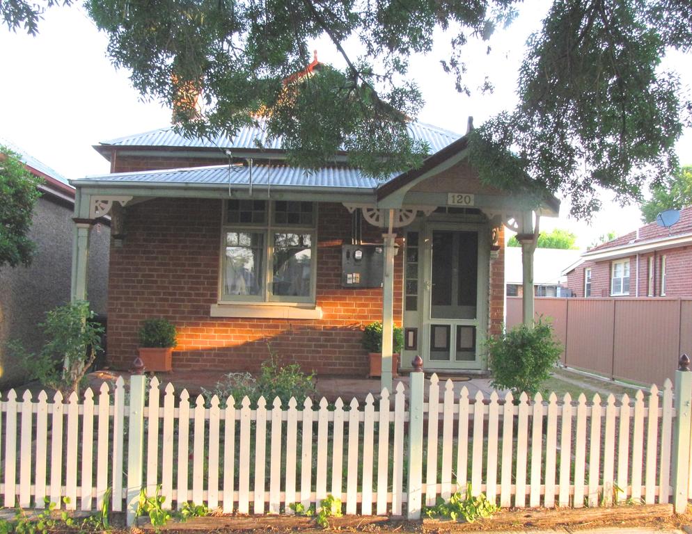 Acacia Cottage on Peel Bathurst - New South Wales Tourism 