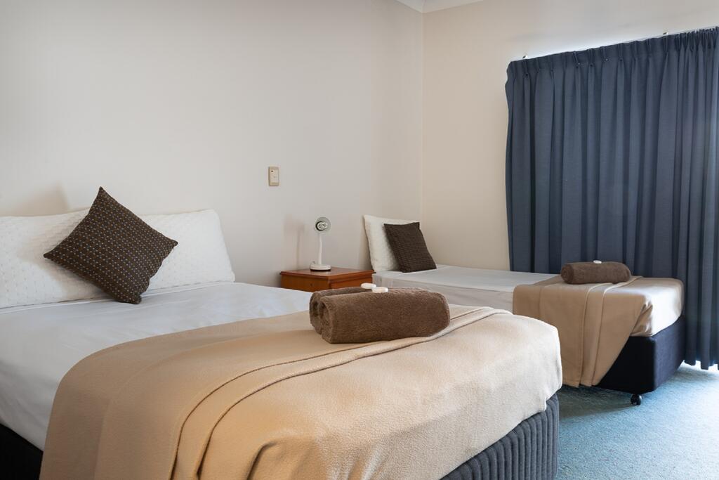 Accommodation on Denham - New South Wales Tourism 