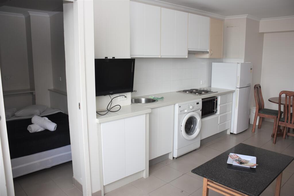 Accommodation Sydney City Centre - Hyde Park Plaza 3 Bedroom 1 Bathroom Apartment - thumb 3