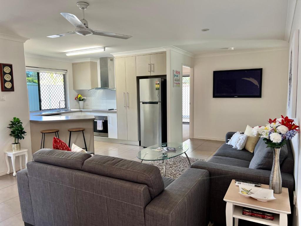 Home Away From Home - Modern Luxury In Central Bundaberg
