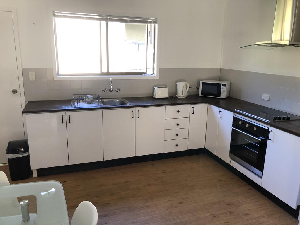 Airlie Getaway Unit 1 - Accommodation BNB