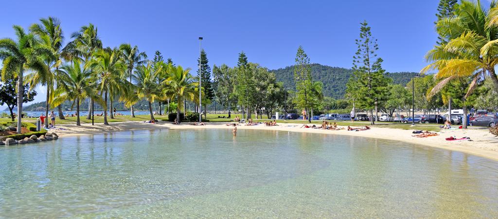 Airlie Waterfront Accommodation - Accommodation Airlie Beach 1