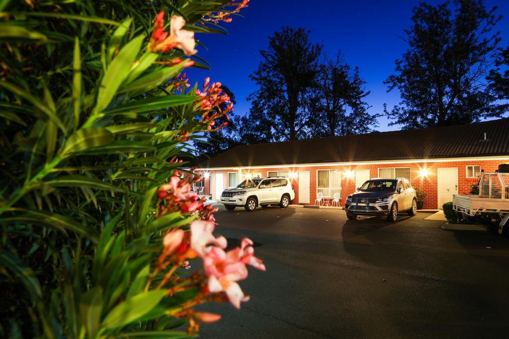 Akuna Motor Inn and Apartments - New South Wales Tourism 