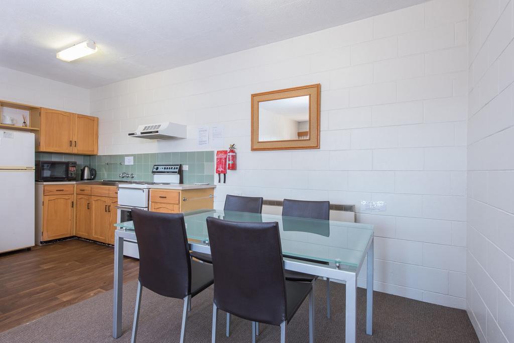 Alpine Apartment - Great Location With Views Of Lake Jindabyne - thumb 3