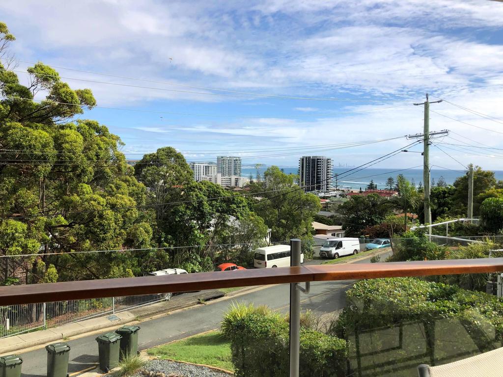 Amazing apartment ocean views and hot tub on balcony - Coolangatta - Accommodation Adelaide