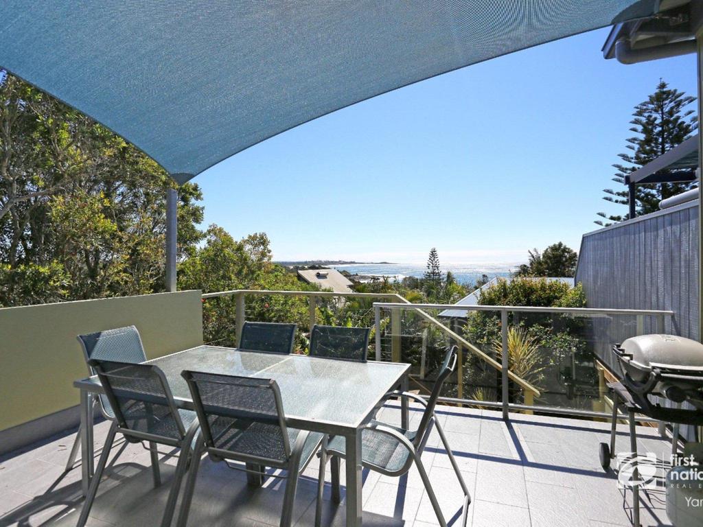 Angourie Blue 1 - Great Ocean Views - Surfing beaches - Accommodation BNB
