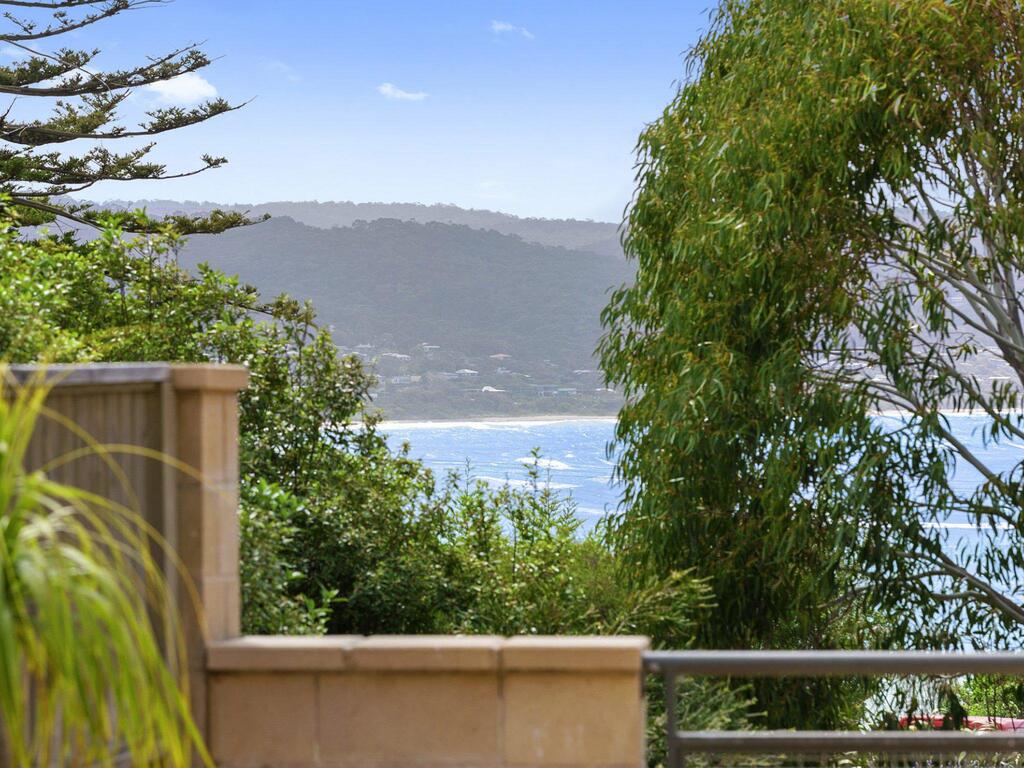 APARTMENT 23 PACIFIC APARTMENTS - sit on the deck and soak in the view - New South Wales Tourism 