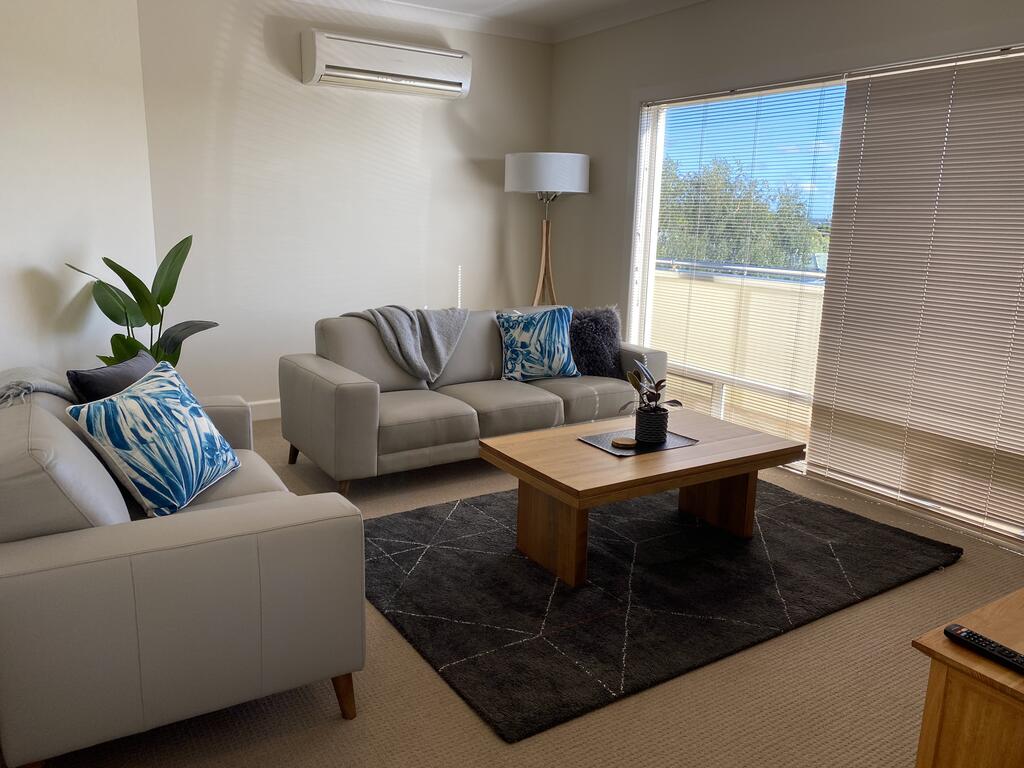 Apartment On Lake Terrace - Mount Gambier Accommodation 2