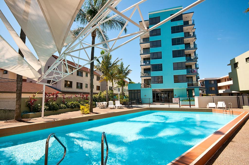 Aqualine Apartments On The Broadwater - Accommodation BNB