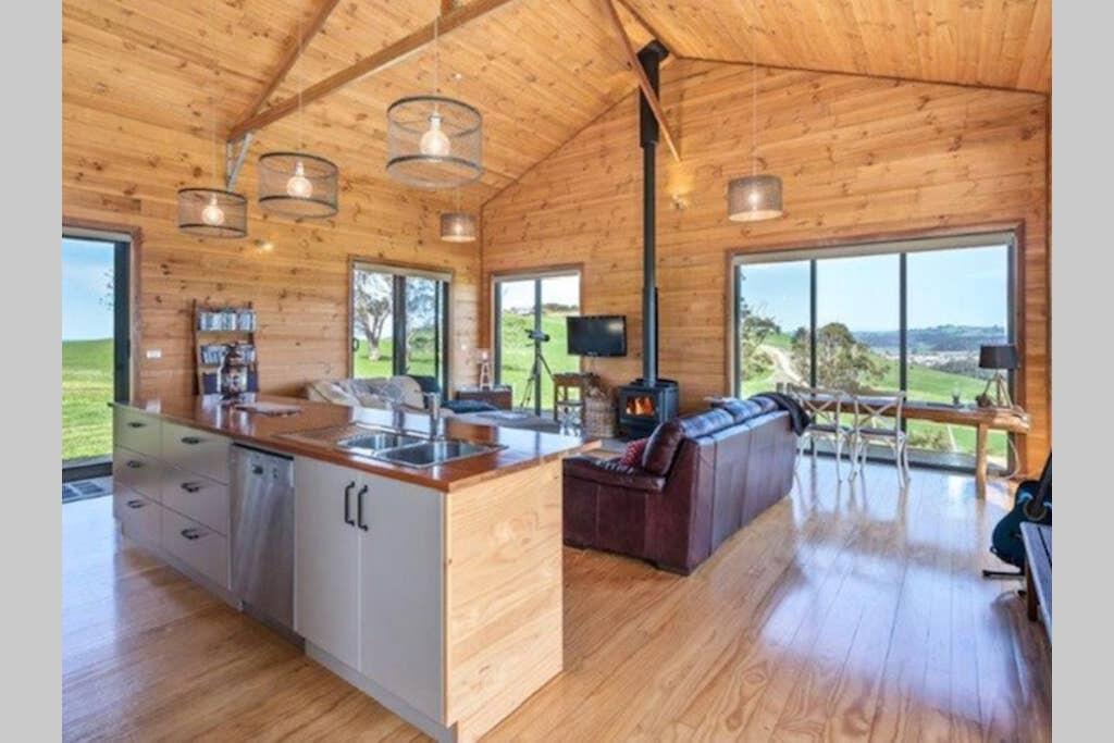 Aquila Barn - Accommodation Tasmania
