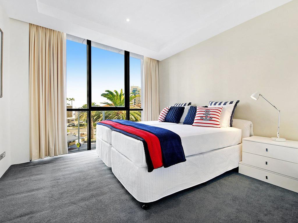 Aria Private 3 Bed In The Heart Of Broadbeach - thumb 3