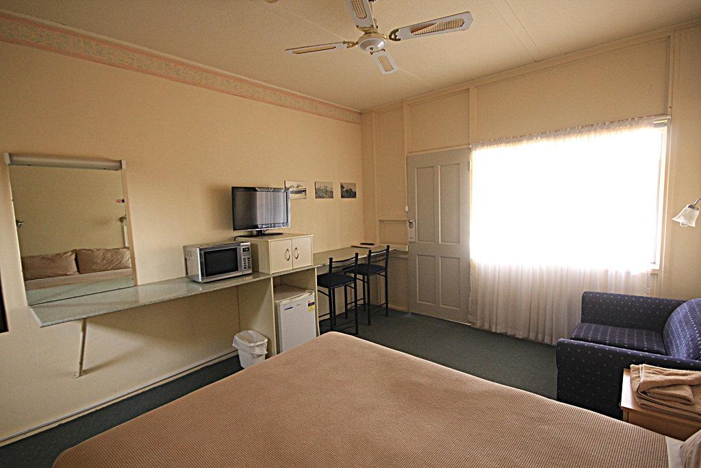 Aromet Motor Inn - Accommodation Adelaide