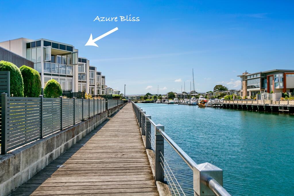 Azure Bliss Family Escape Opposite Beach With Heated Pool Access - thumb 1