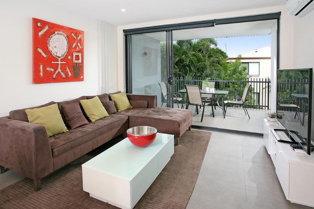 Back of the Block Bulimba - Executive 3BR Bulimba apartment with leafy outlook