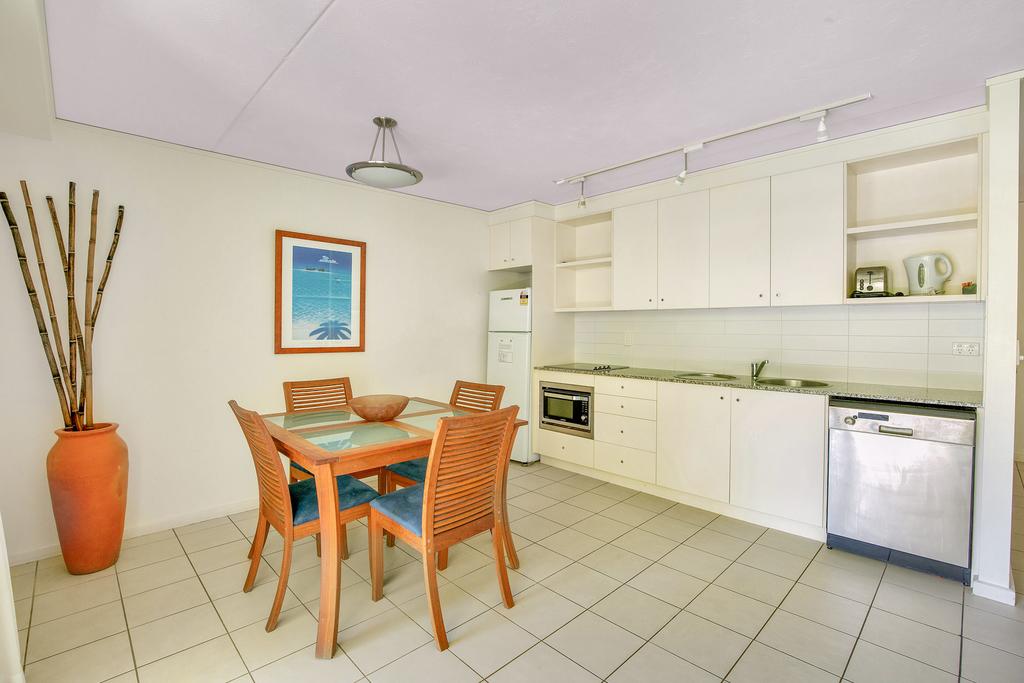 Baden 61 - Rainbow Shores, Air Conditioned Unit, Walk To Beach, Pool, Tennis Court - thumb 3