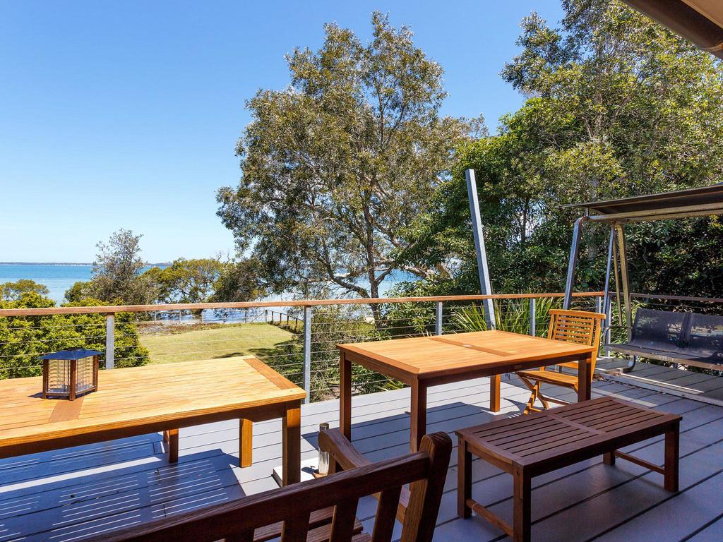 Barefoot Beach House - New South Wales Tourism 