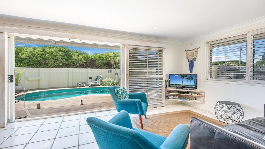 Barefoot in Lennox- WiFi - Foxtel - Pool - Accommodation Airlie Beach