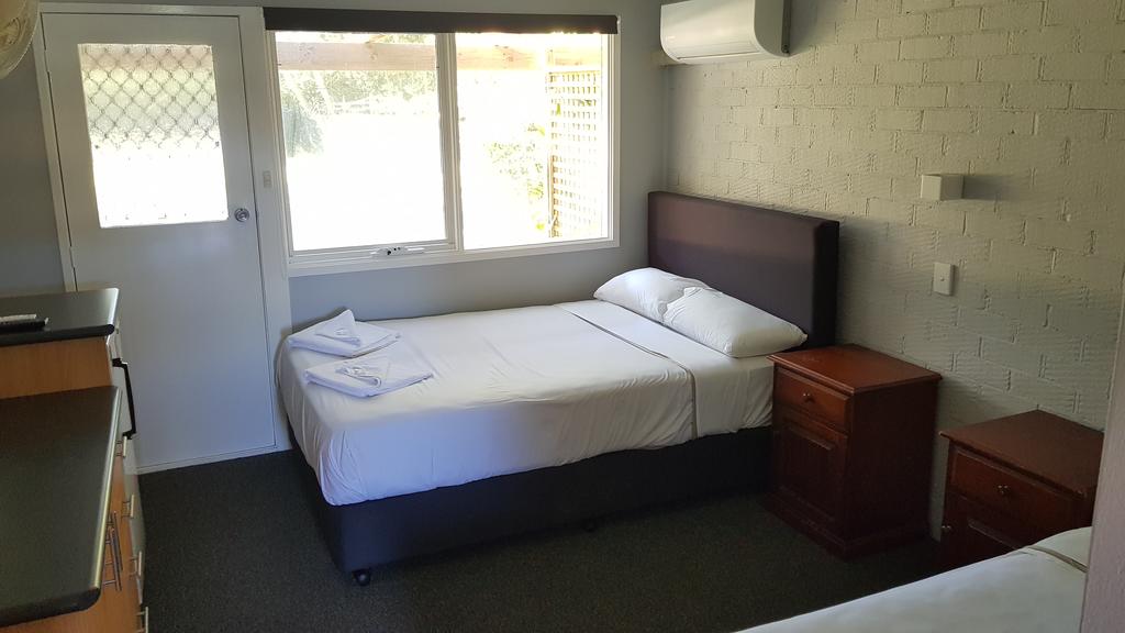 Bateau Bay Hotel - Accommodation Adelaide