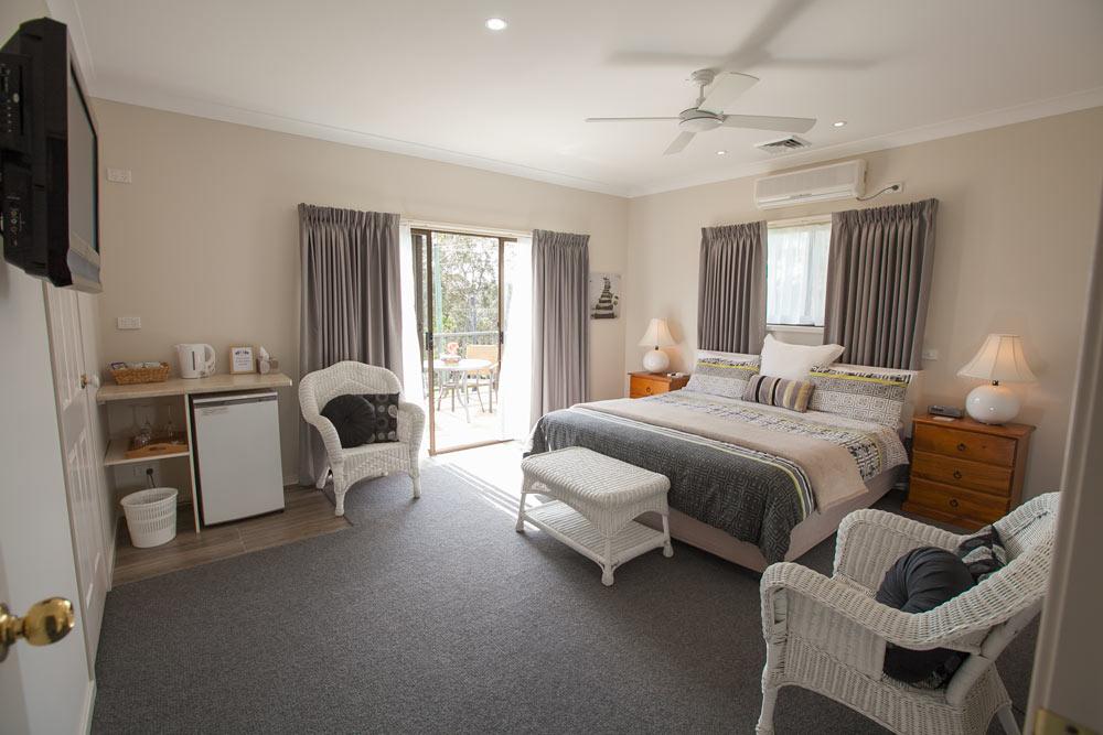 Batemans Bay Manor - Bed and Breakfast - Accommodation Batemans Bay