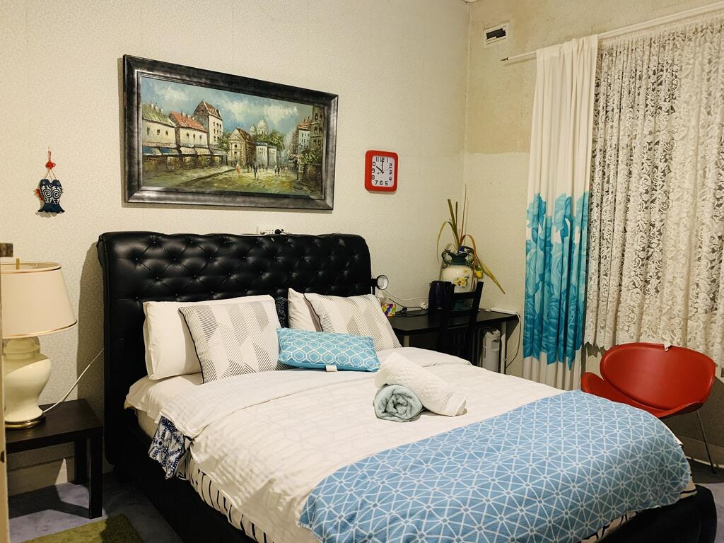 Bawlyn room - St Kilda Accommodation