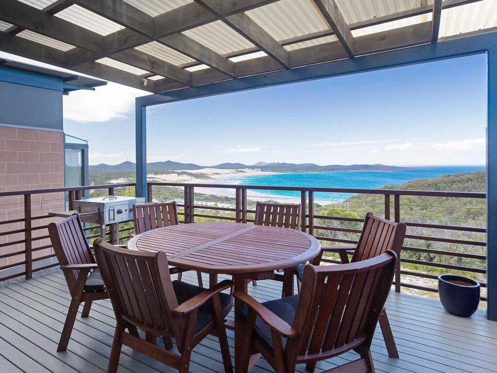 Beach House 7' 26 One Mile Close - air conditioned wifi foxtel linen - Accommodation BNB