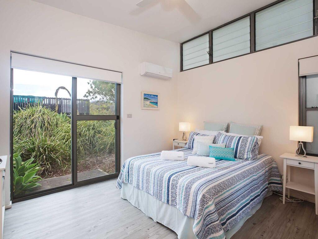 Beach House 7' 26 One Mile Close - Air Conditioned, Wifi, Foxtel, Linen - thumb 2