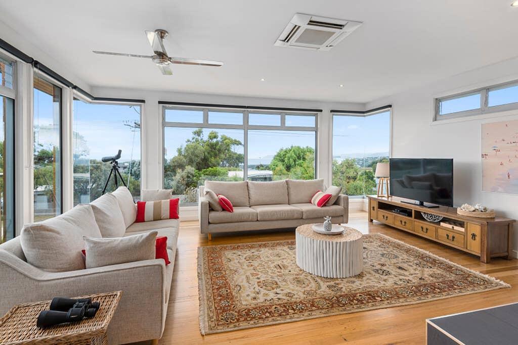Beach Road Luxury with Ocean Views - Accommodation Adelaide