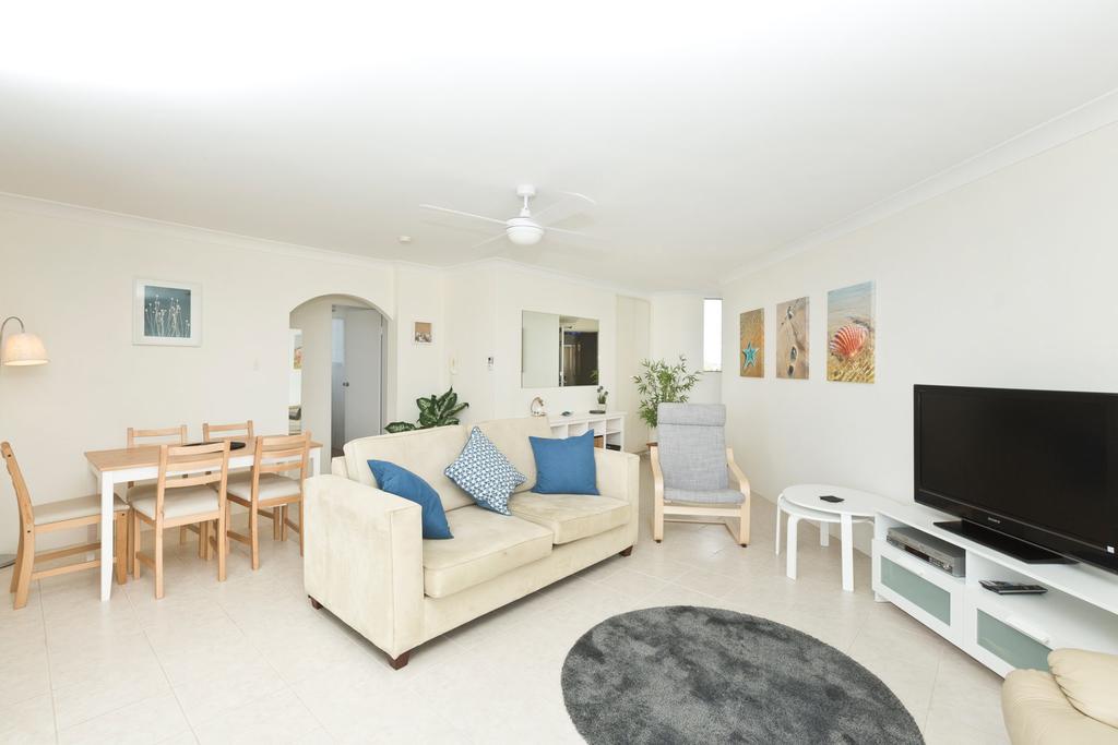 Beachpoint, Unit 501, 28 North Street - Foster Accommodation 2