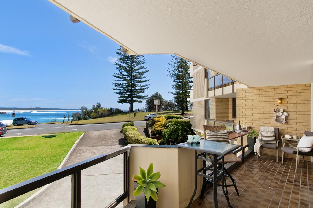 Beauty At The Beach - Modern Beachfront Apartment - Accommodation Port Macquarie 1