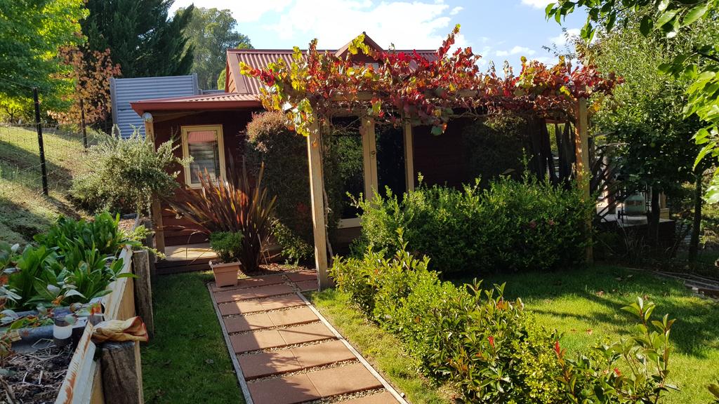 Bella Rouge Cottage Bright - Accommodation BNB 1