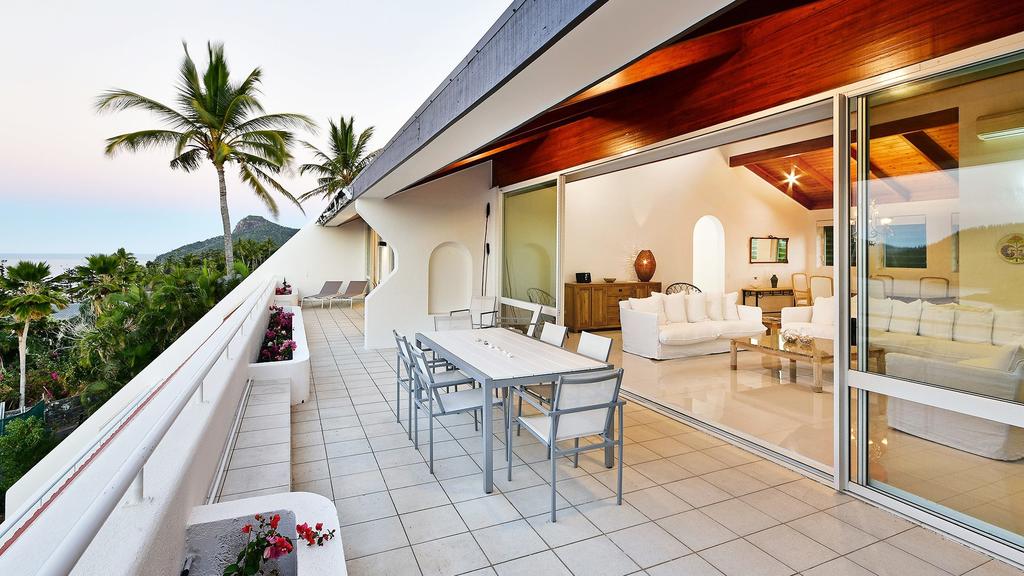 Bella Vista E9 - Ocean View Spacious 2 Bedroom With Golf Buggy - Accommodation Hamilton Island 1