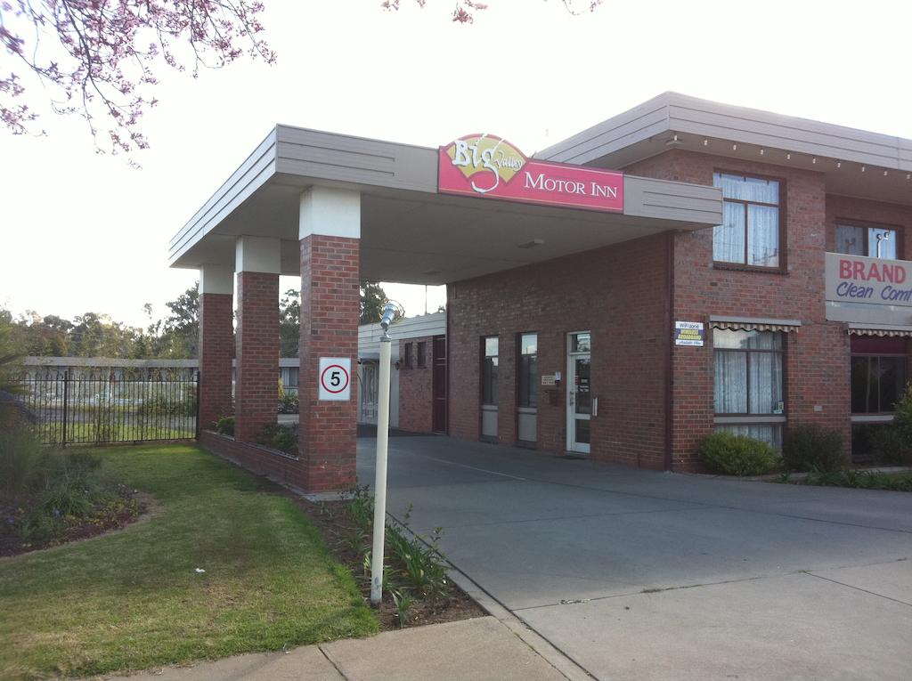 Big Valley Lakeside Paradise Motor Inn - New South Wales Tourism 