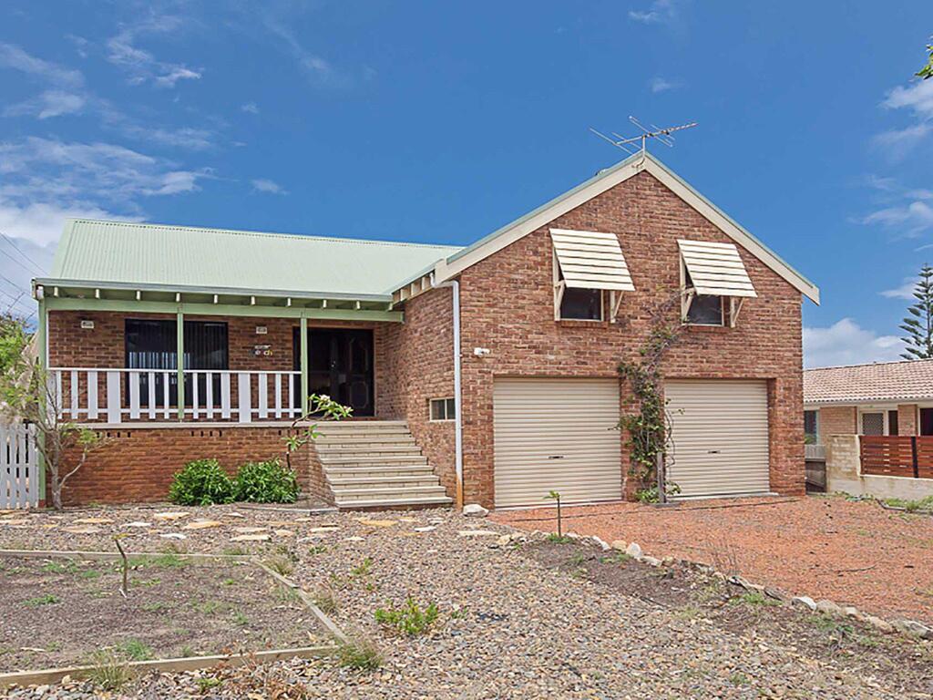 Birubi Beach House' 14 Campbell Avenue - fantastic house and close to the surf beach - Accommodation Adelaide