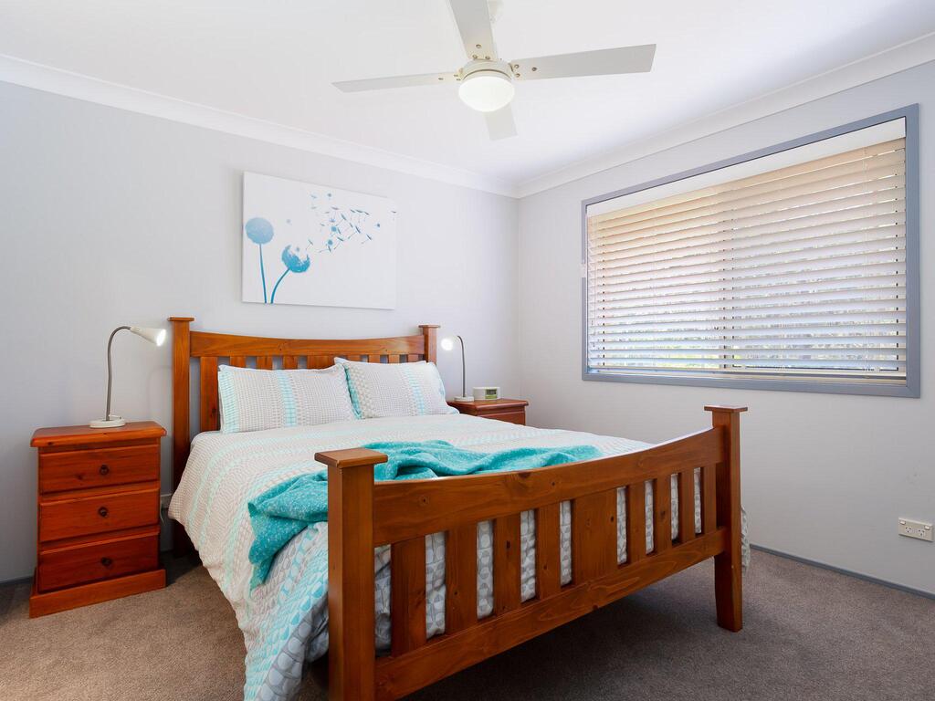 Blue Bay, 83a Rocky Point Road - Foxtel & Air Conditioning Downstairs - thumb 3